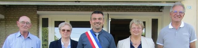 Le maire et ses adjoints avec leurs noms et fonctions