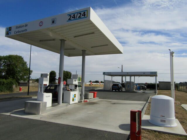 Photo de la station communale de Bourth : carburant et lavage